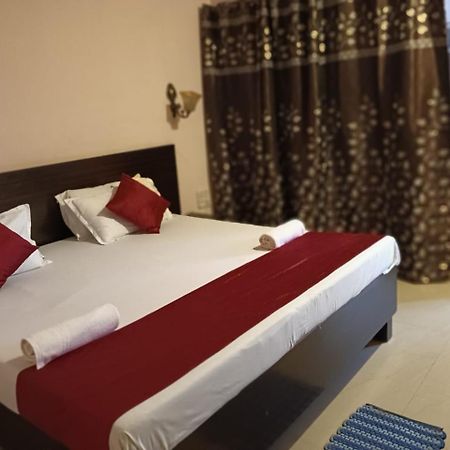 Shree Krishna Hotel Inn Varanasi Exterior photo