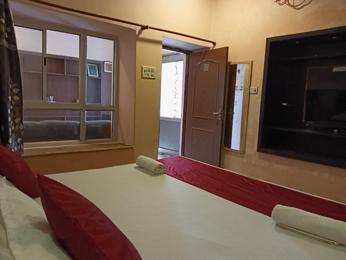 Shree Krishna Hotel Inn Varanasi Exterior photo