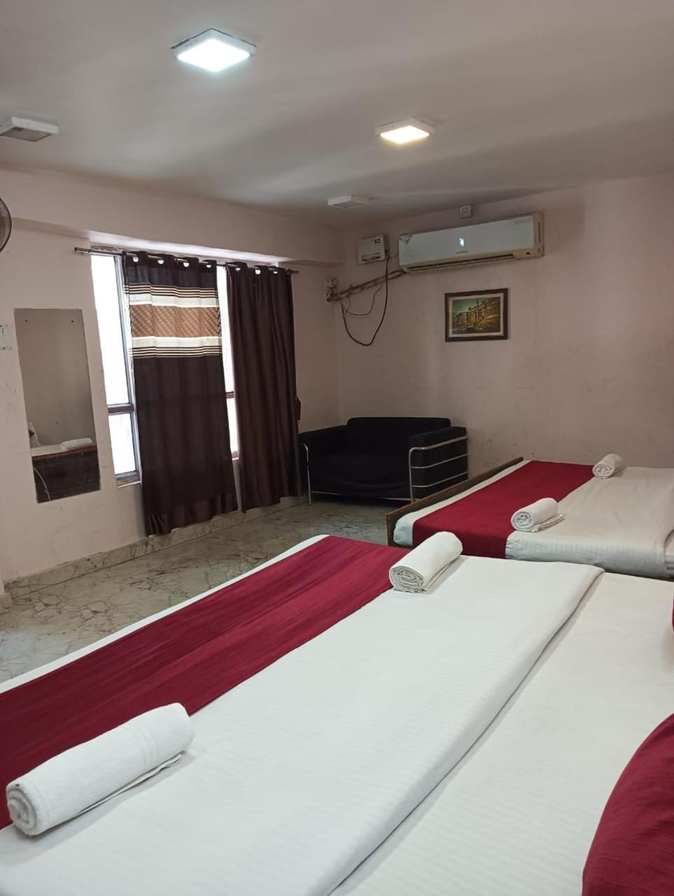 Shree Krishna Hotel Inn Varanasi Exterior photo